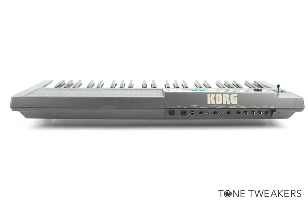 国民民主、 週末特化korg poly800 mk1 - 楽器・機材